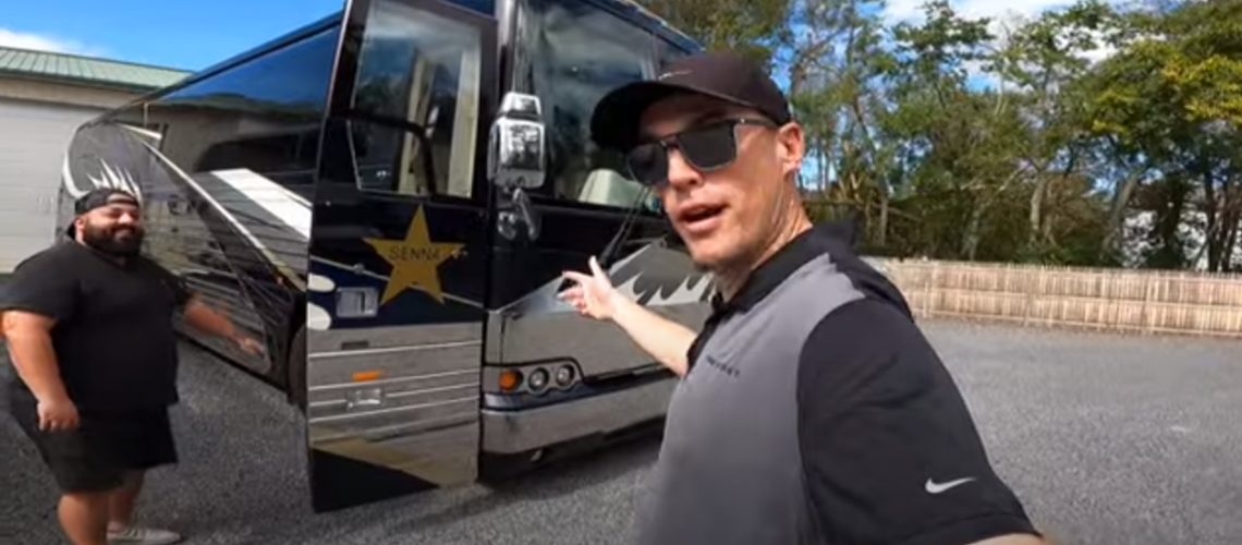 Andrew Ready to trade Country Coach for Entertainer Andrew Steele